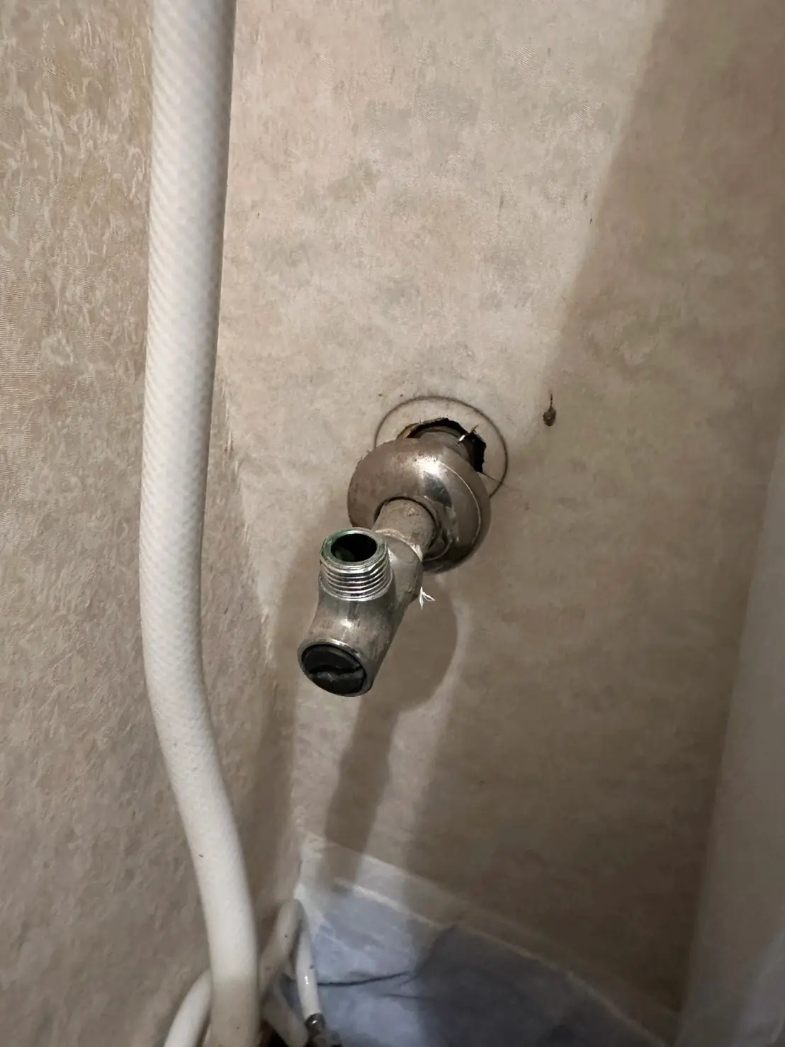 しぶとい水漏れも丁寧な対応であっさり改善-町田市旭町